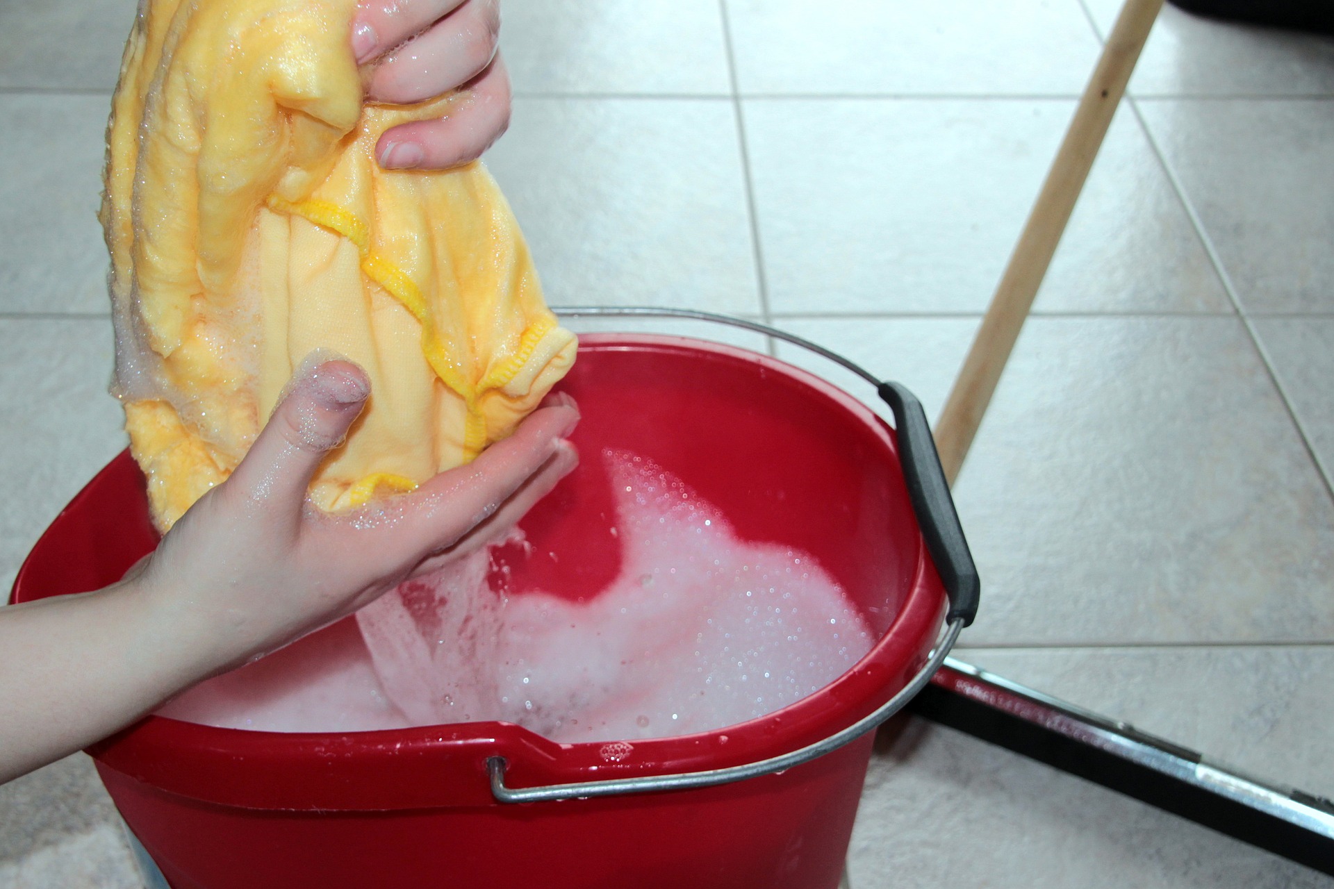 Cheap Cleaning Hacks for a Sparkling Fresh Home